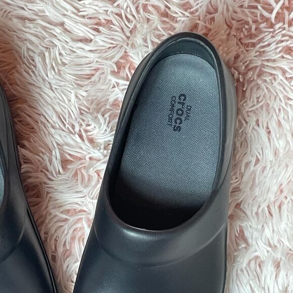 Black Crocs Clog style  - Picture 3 of 7